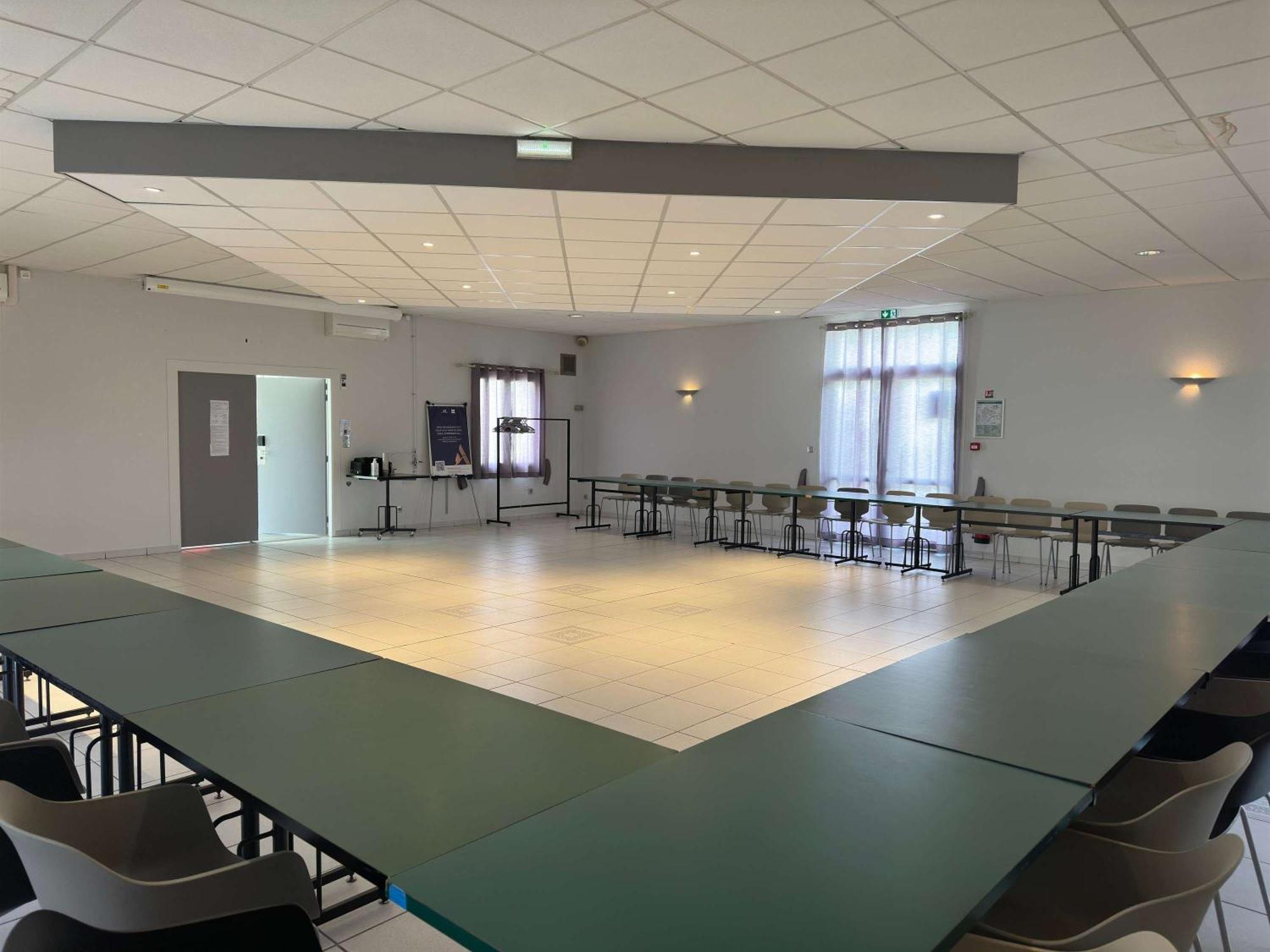 Ibis Hotel 3*